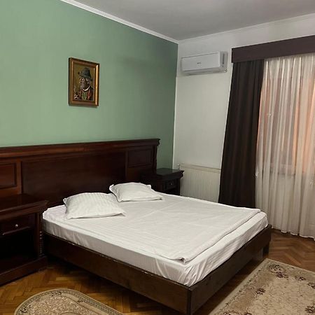 Pensiunea Diana Hotell Făgăraş Eksteriør bilde